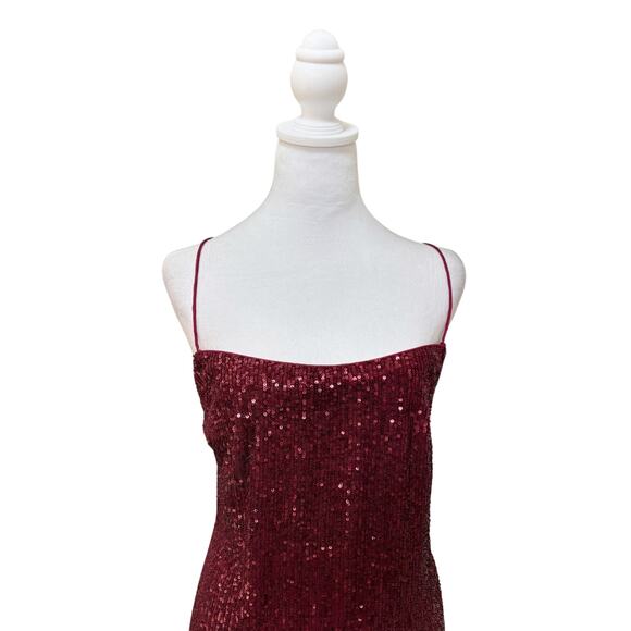 Mac Duggal 16 - Picture 4 of 9